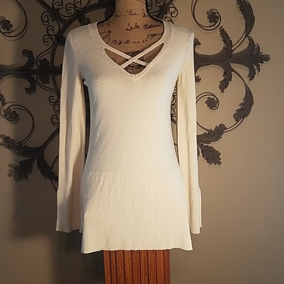 Free People Sweaters - FREE PEOPLE cream must have knit tunic